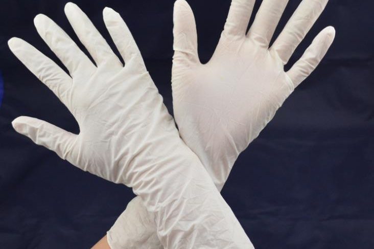 Disposable long latex gloves (2)