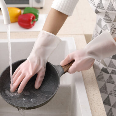 Durable waterproof latex gloves