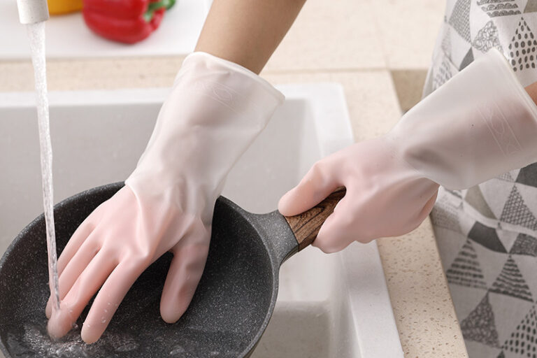 Durable Household Latex Gloves Wholesale for Dishwashing & Cleaning Tasks (2) Durable waterproof latex gloves