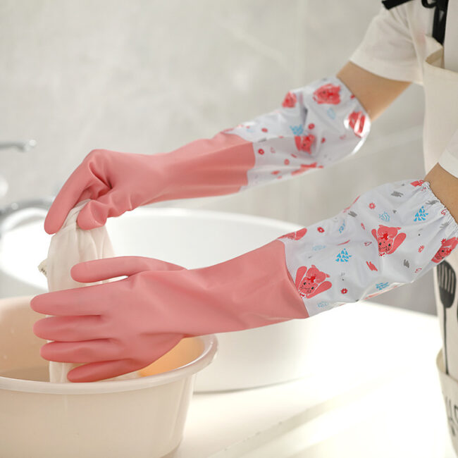 Fleece-lined latex gloves