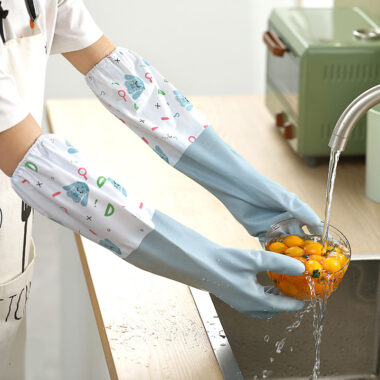 Fleece-lined latex gloves