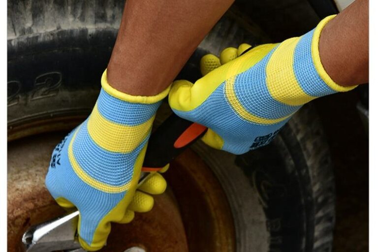 anti-skid industrial latex safety gloves