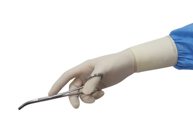 Size 6.5 surgical latex gloves