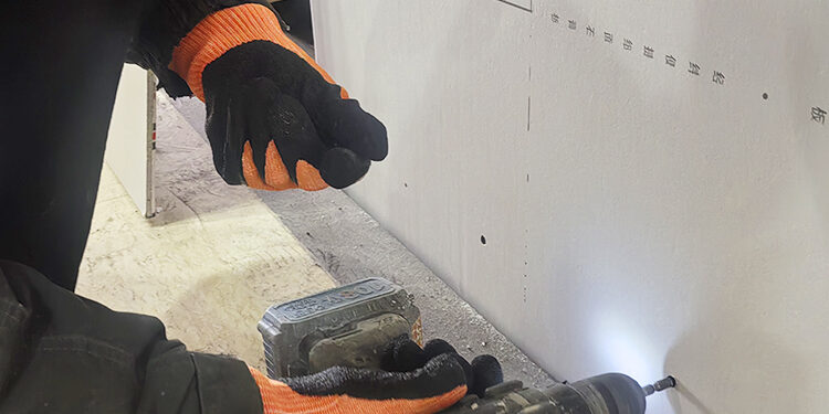 13 gauge HPPE cut-resistant gloves